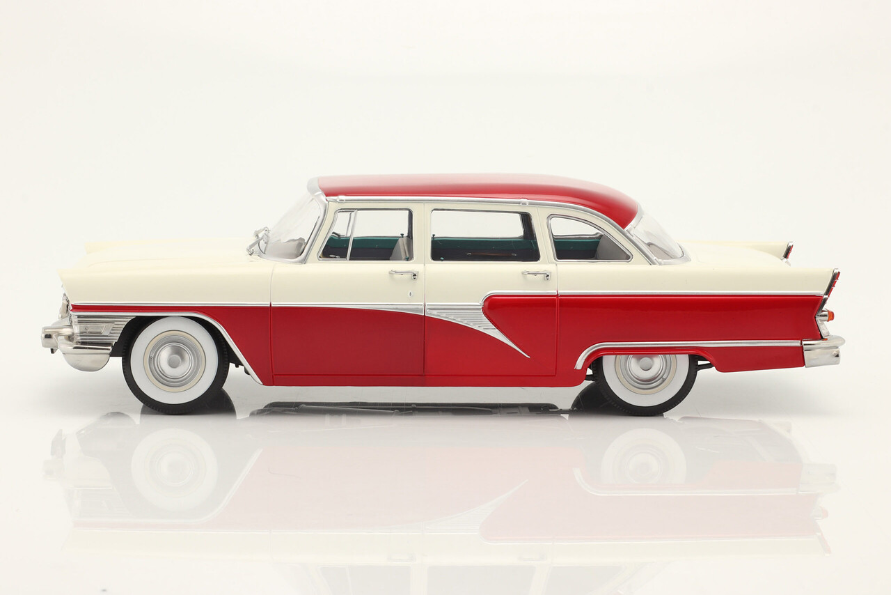 Gaz GAZ 13 Seagull - 1:18 - Triple 9 Collection