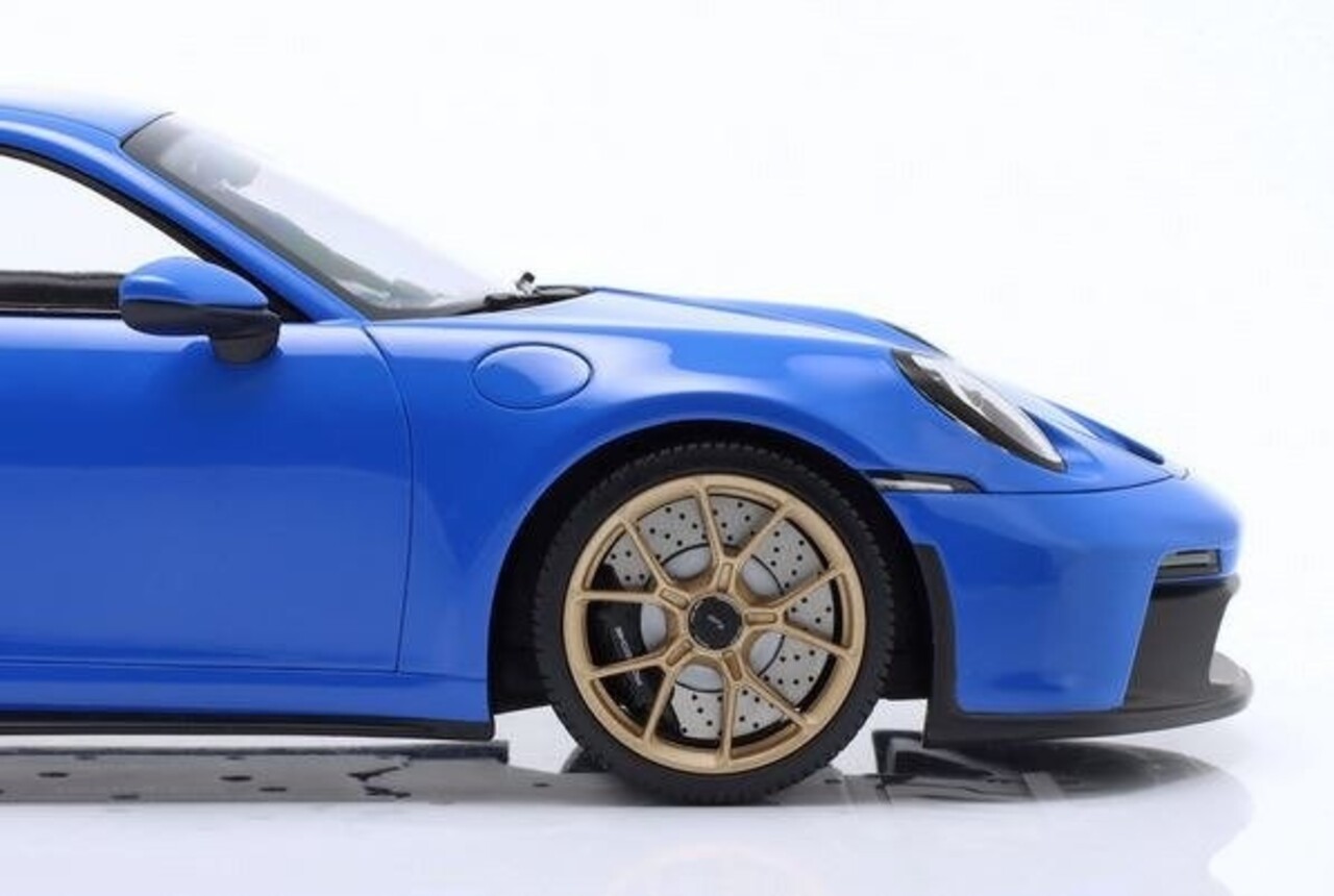 Porsche Porsche 911 (992) GT3 - 1:18 - Minichamps