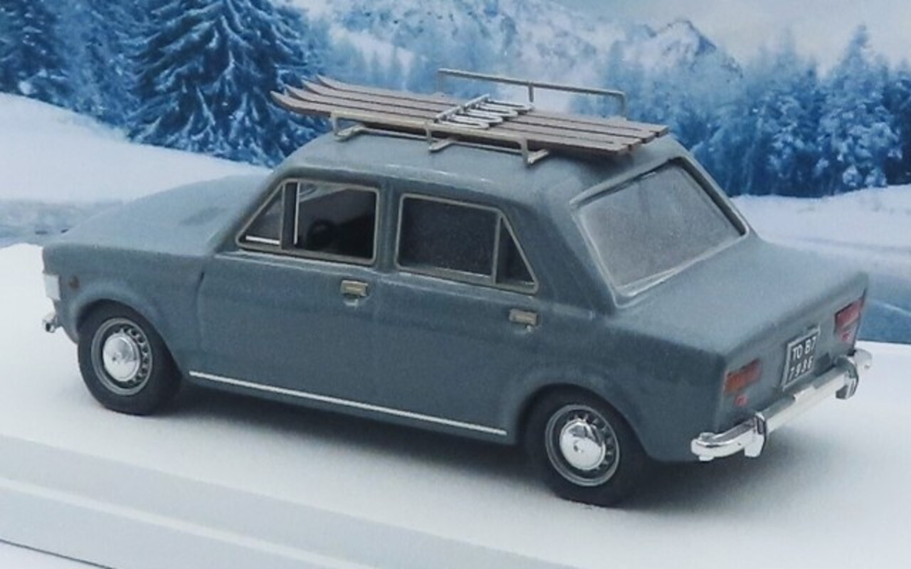 Fiat Fiat 128 + Roof Rack + Skis 1970 - 1:43 - Rio Fiat Fiat 128 + Roof Rack + Skis 1970 - 1:43 - Rio