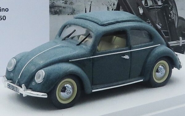Volkswagen Volkswagen Beetle Maggiolino 1950 Winter Vacation + Skis - 1:43 - Rio