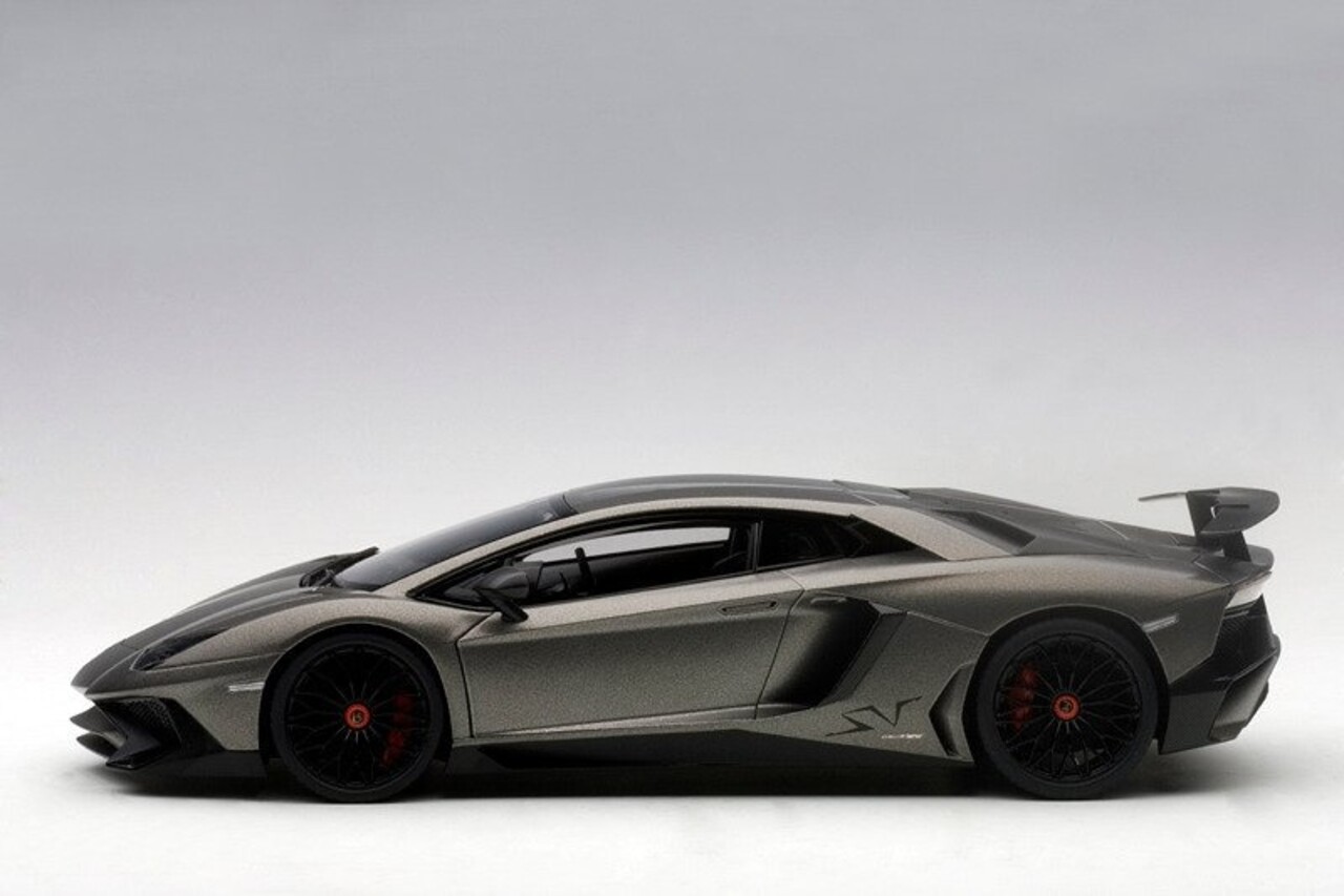 Lamborghini Lamborghini Aventador LP750-4 SV - 1:18 - AUTOart