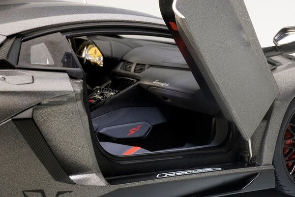 Lamborghini Lamborghini Aventador LP750-4 SV - 1:18 - AUTOart