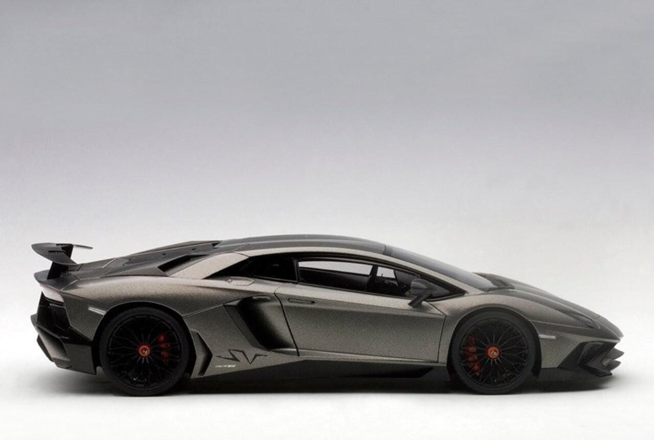 Lamborghini Lamborghini Aventador LP750-4 SV - 1:18 - AUTOart