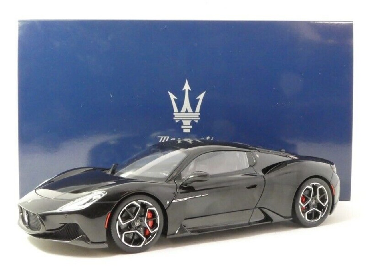 Maserati Maserati MC20 Gloss Black Roof 2020 - 1:18 - BBR Maserati Maserati MC20 Gloss Black Roof 2020 - 1:18 - BBR