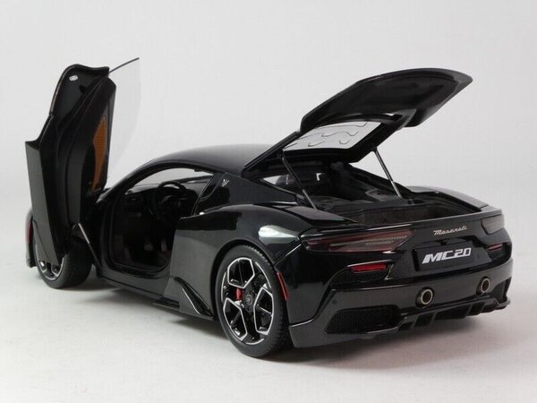 Maserati Maserati MC20 Gloss Black Roof 2020 - 1:18 - BBR Maserati Maserati MC20 Gloss Black Roof 2020 - 1:18 - BBR