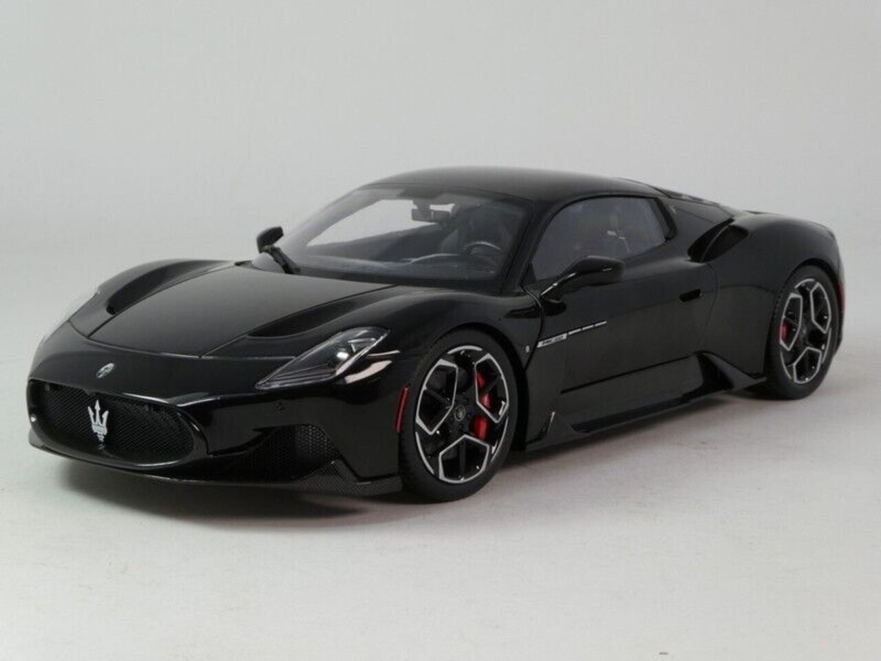 Maserati Maserati MC20 Gloss Black Roof 2020 - 1:18 - BBR Maserati Maserati MC20 Gloss Black Roof 2020 - 1:18 - BBR