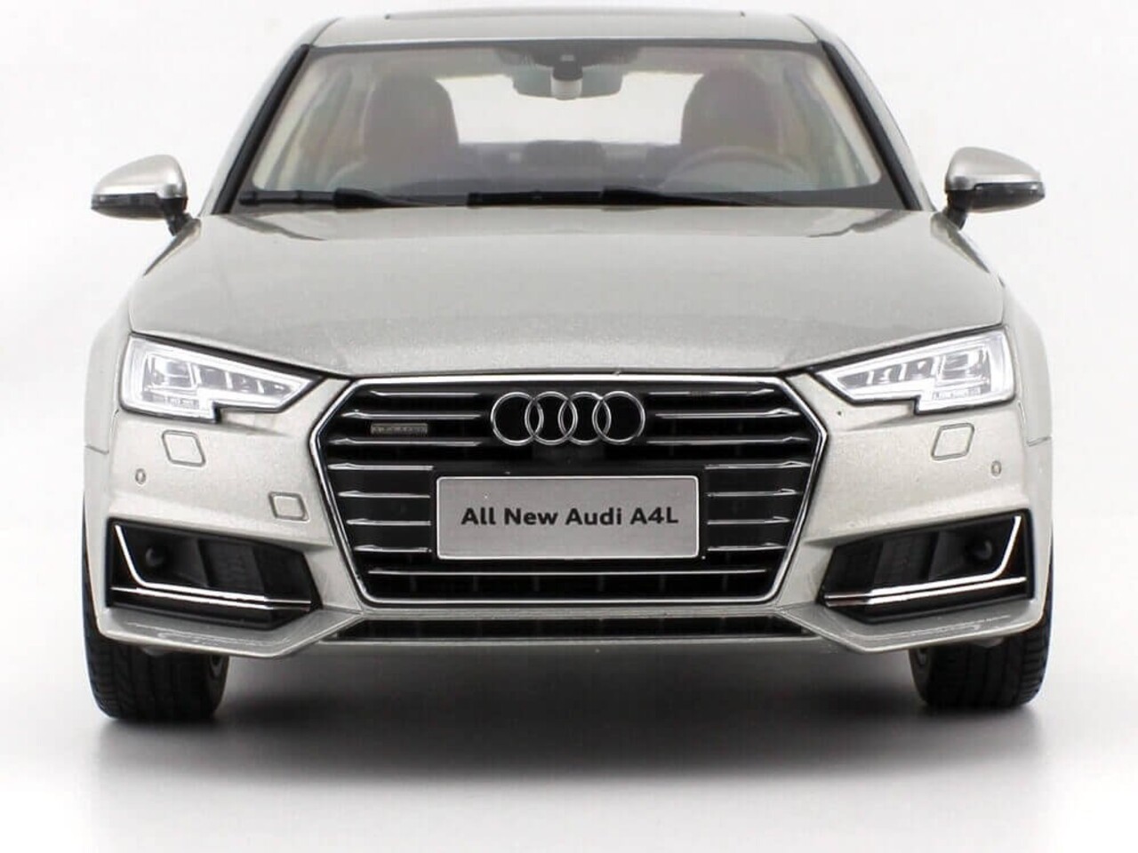 Audi Audi A4L - 1:18 - FAW