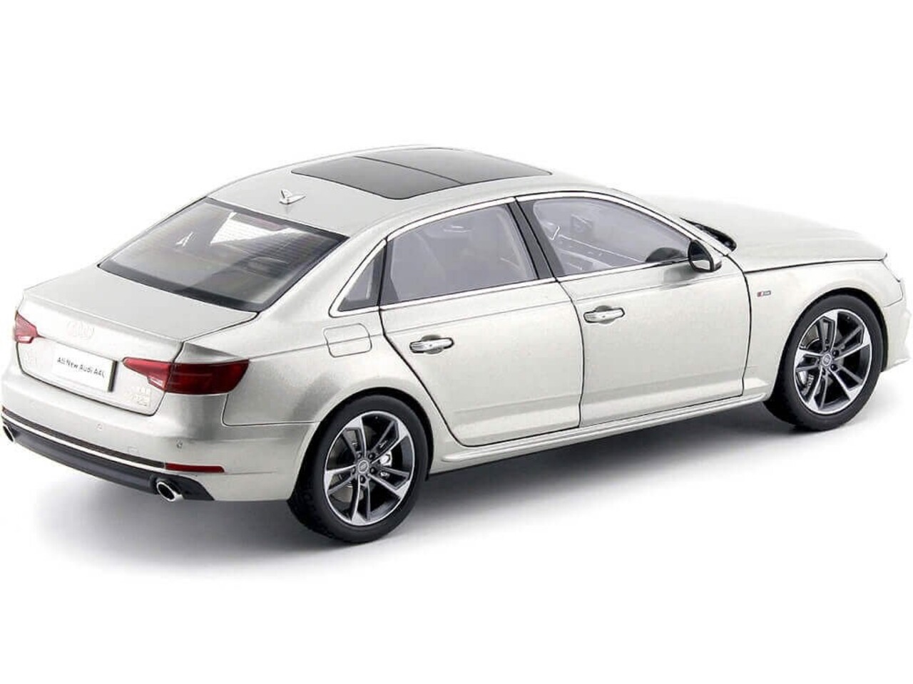 Audi Audi A4L - 1:18 - FAW