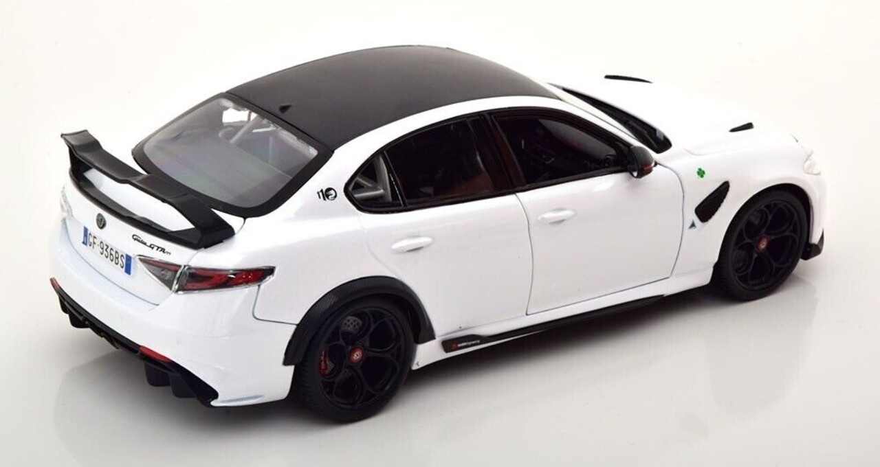 Alfa Romeo Alfa Romeo Giulia GTAm 2020 - 1:18 - Bburago