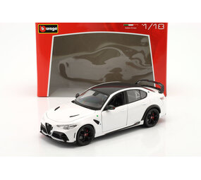 Alfa Romeo Alfa Romeo Giulia GTAm 2020 - 1:18 - Bburago Alfa Romeo Alfa Romeo Giulia GTAm 2020 - 1:18 - Bburago