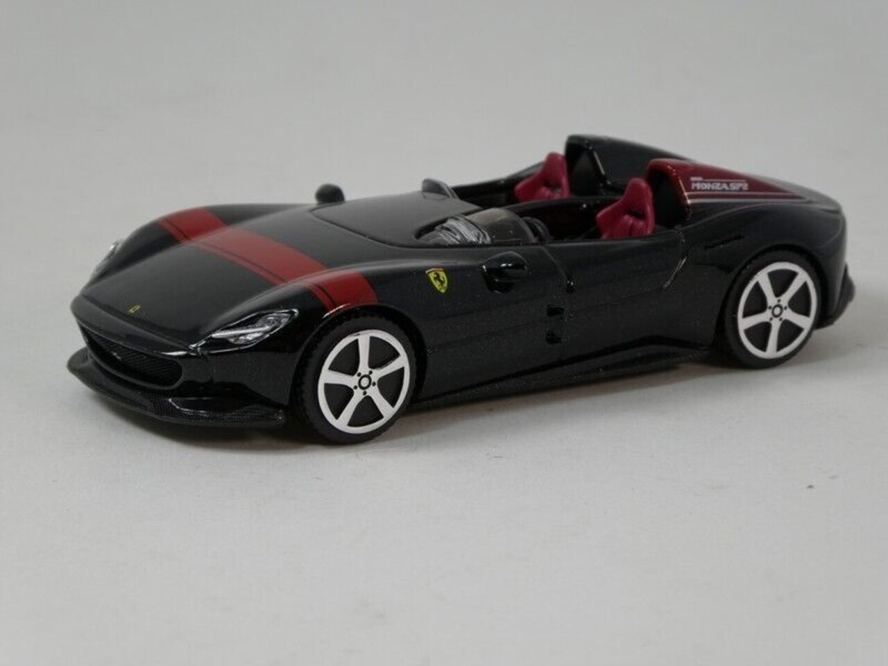 Ferrari Ferrari Monza SP2 Convertible 2018 - 1:43 - Bburago