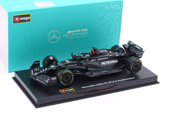 Formule 1 Mercedes-Benz AMG W14 #63 Petronas Season Car 2023 G. Russell + Pilot + Showcase  - 1:43 - Bburago