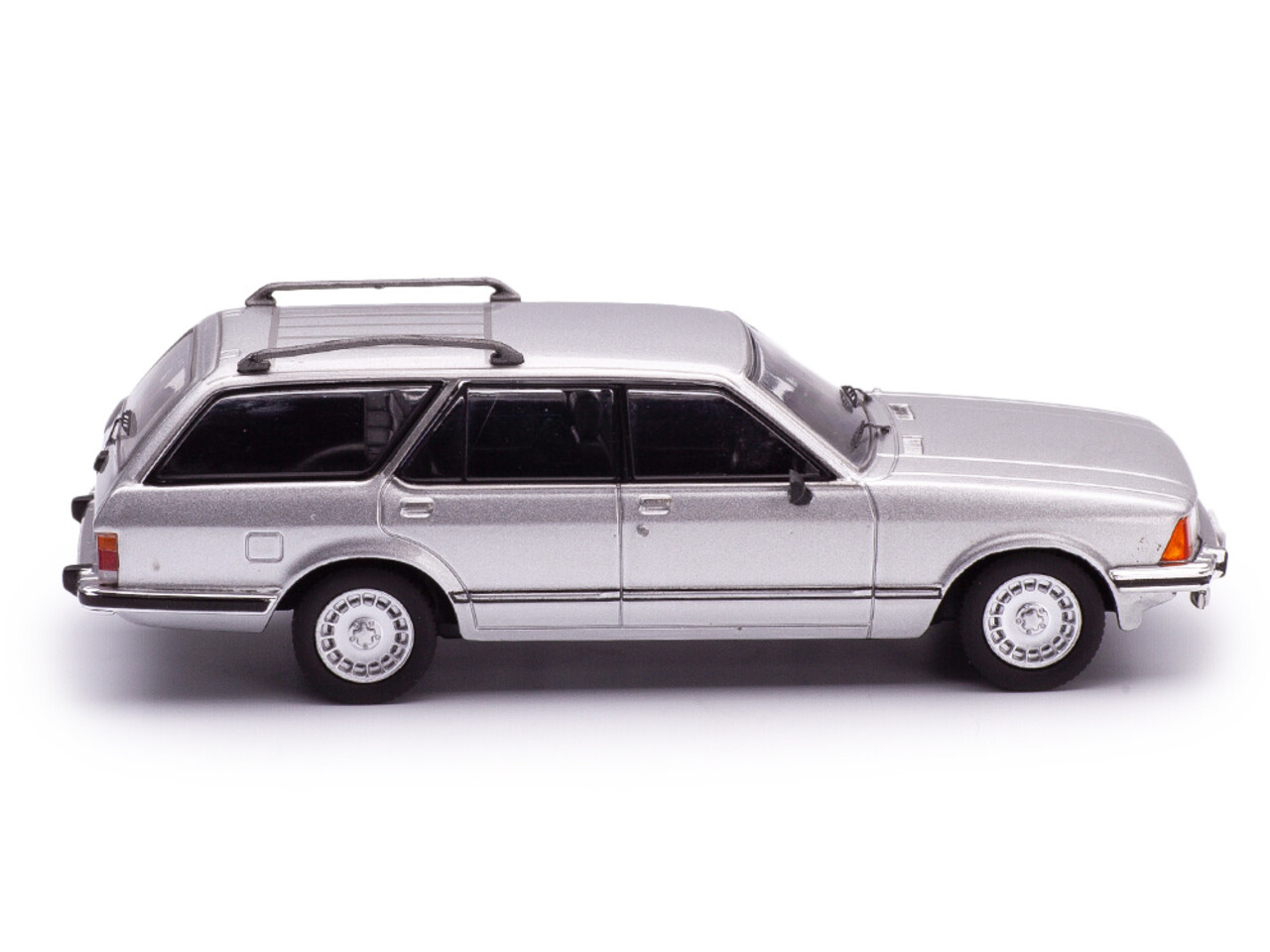 Ford Ford Granada MK II Turnier 2.8i Ghia 1982 - 1:43 - IXO Models Ford Ford Granada MK II Turnier 2.8i Ghia 1982 - 1:43 - IXO Models