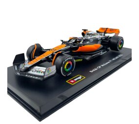 Formule 1 McLaren F1 MCL60 #81 Team McLaren 4th British GP 2023 (O.Piastri) + Pilot + Showcase  - 1:43 - Bburago Formule 1 McLaren F1 MCL60 #81 Team McLaren 4th British GP 2023 (O.Piastri) + Pilot + Showcase  - 1:43 - Bburago