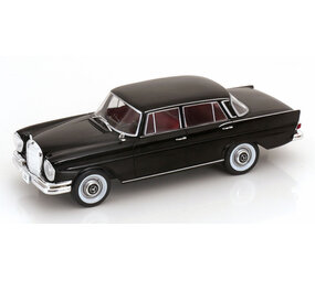 Mercedes-Benz Mercedes-Benz 220 (W111) 1959 - 1:24 - Whitebox Mercedes-Benz Mercedes-Benz 220 (W111) 1959 - 1:24 - Whitebox