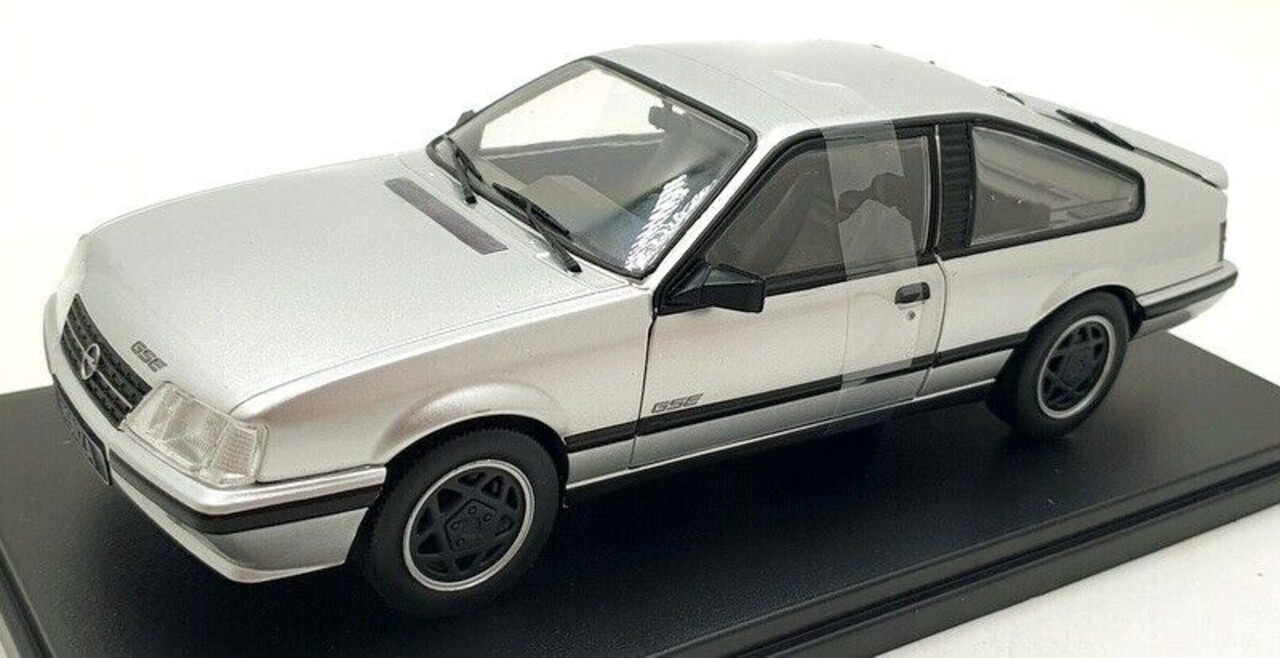 Opel Opel Monza A2 GSE 1983 - 1:24 - Whitebox Opel Opel Monza A2 GSE 1983 - 1:24 - Whitebox