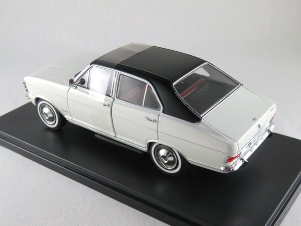 Opel Opel Olympia A 1967 - 1:24 - Whitebox Opel Opel Olympia A 1967 - 1:24 - Whitebox