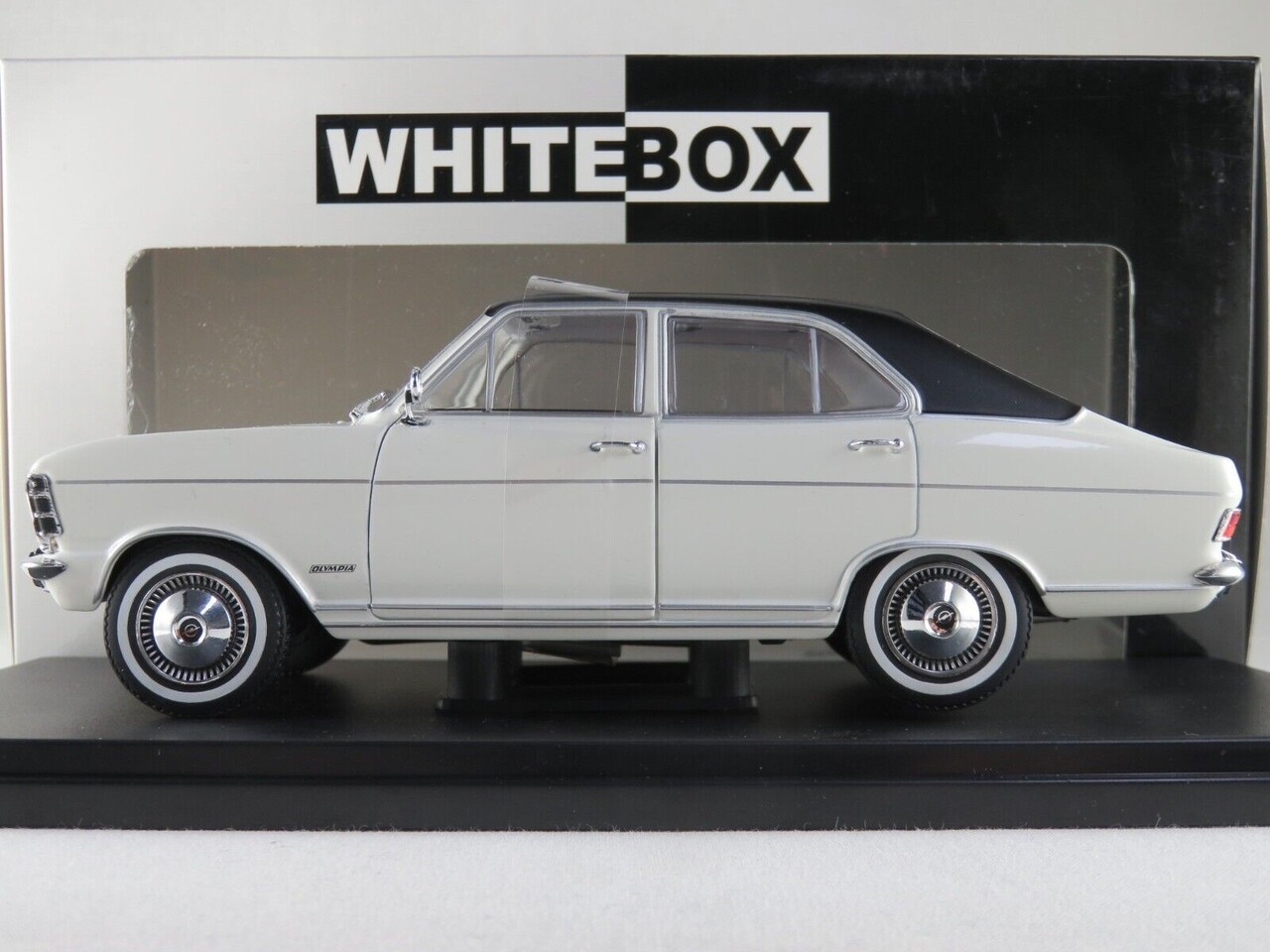 Opel Opel Olympia A 1967 - 1:24 - Whitebox Opel Opel Olympia A 1967 - 1:24 - Whitebox