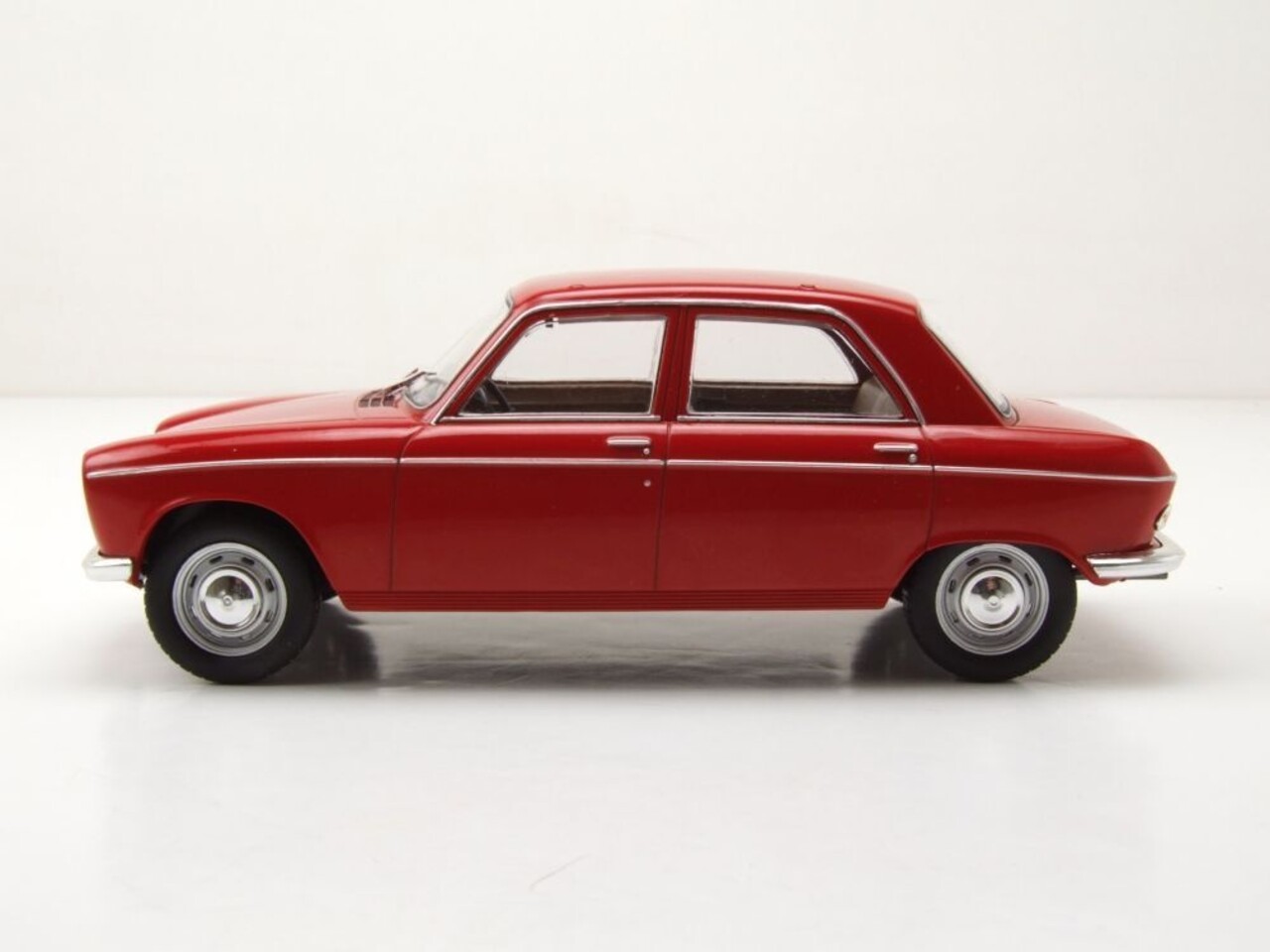 Peugeot Peugeot 204 1968 - 1:24 - Whitebox Peugeot Peugeot 204 1968 - 1:24 - Whitebox