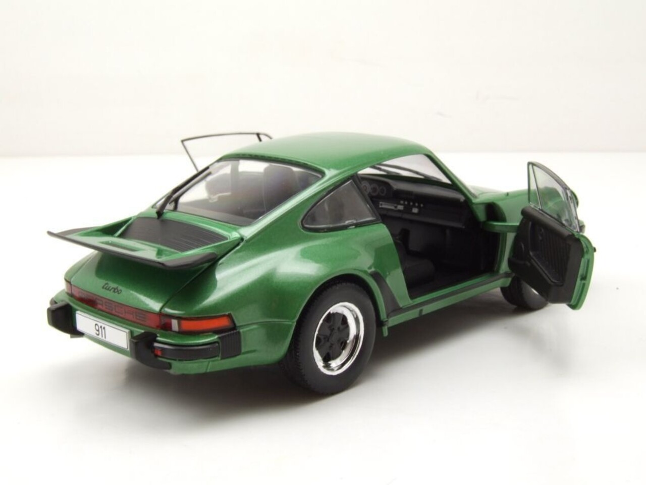 Porsche Porsche 911/930 Turbo 1974 - 1:24 - Whitebox Porsche Porsche 911/930 Turbo 1974 - 1:24 - Whitebox