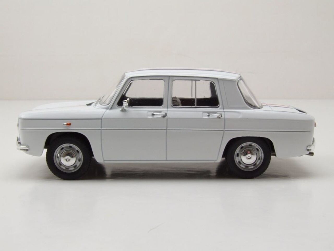 Renault Renault 8 Gordini 1964 - 1:24 - Whitebox Renault Renault 8 Gordini 1964 - 1:24 - Whitebox