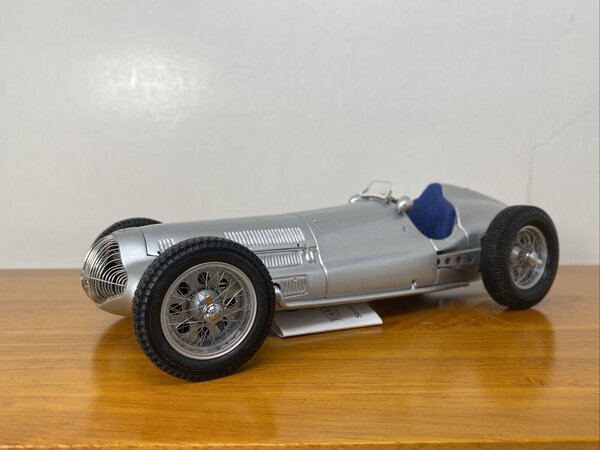 Formule 1 Mercedes-Benz (W154) Winner GP France 1938 - 1:18 - CMC
