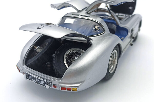 Mercedes-Benz Mercedes-Benz 300 SLR Uhlenhaut Coupé 1955 - 1:18 - CMC
