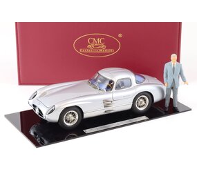 Mercedes-Benz Mercedes-Benz 300 SLR Uhlenhaut Coupé 1955 + Figure + Acrylic Base Plate + Engraved Plaque - 1:18 - CMC Mercedes-Benz Mercedes-Benz 300 SLR Uhlenhaut Coupé 1955 + Figure + Acrylic Base Plate + Engraved Plaque - 1:18 - CMC