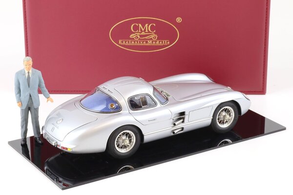 Mercedes-Benz Mercedes-Benz 300 SLR Uhlenhaut Coupé 1955 + Figure + Acrylic Base Plate + Engraved Plaque - 1:18 - CMC Mercedes-Benz Mercedes-Benz 300 SLR Uhlenhaut Coupé 1955 + Figure + Acrylic Base Plate + Engraved Plaque - 1:18 - CMC