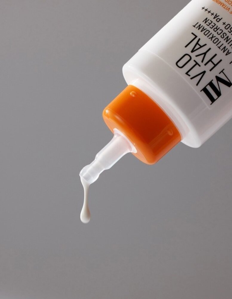 Some by Mi Some By Mi - V10 HYAL Antioxidant Sunscreen (SPF50+ PA++++) - 40ml Some by Mi Some By Mi - V10 HYAL Antioxidant Sunscreen (SPF50+ PA++++) - 40ml