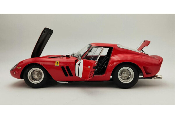 Ferrari Ferrari 250 GTO #1 Winner 1000Km Paris-Montlhéry 1962 - 1:18 - CMC Ferrari Ferrari 250 GTO #1 Winner 1000Km Paris-Montlhéry 1962 - 1:18 - CMC