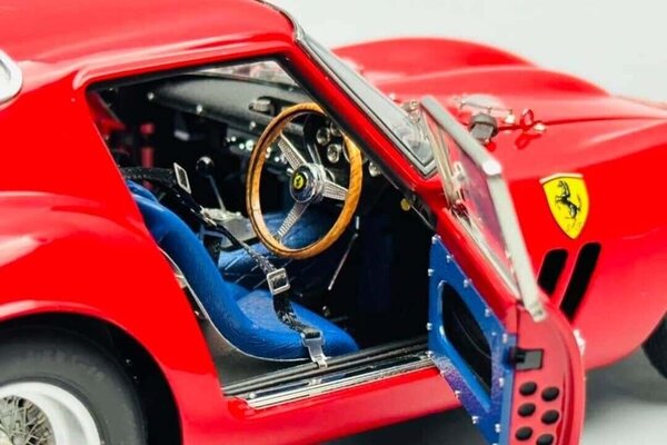 Ferrari Ferrari 250 GTO London Motor Show 1962 - 1:18 - CMC Ferrari Ferrari 250 GTO London Motor Show 1962 - 1:18 - CMC