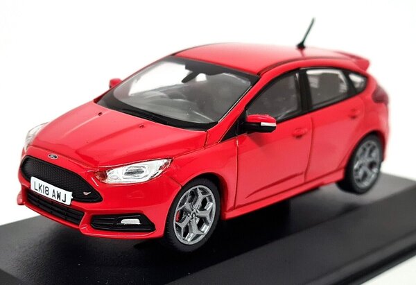 Ford Ford Focus MK III ST-3 RHD 2018 - 1:43 - Vanguards Ford Ford Focus MK III ST-3 RHD 2018 - 1:43 - Vanguards
