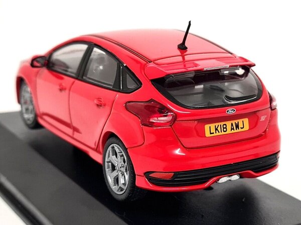 Ford Ford Focus MK III ST-3 RHD 2018 - 1:43 - Vanguards Ford Ford Focus MK III ST-3 RHD 2018 - 1:43 - Vanguards