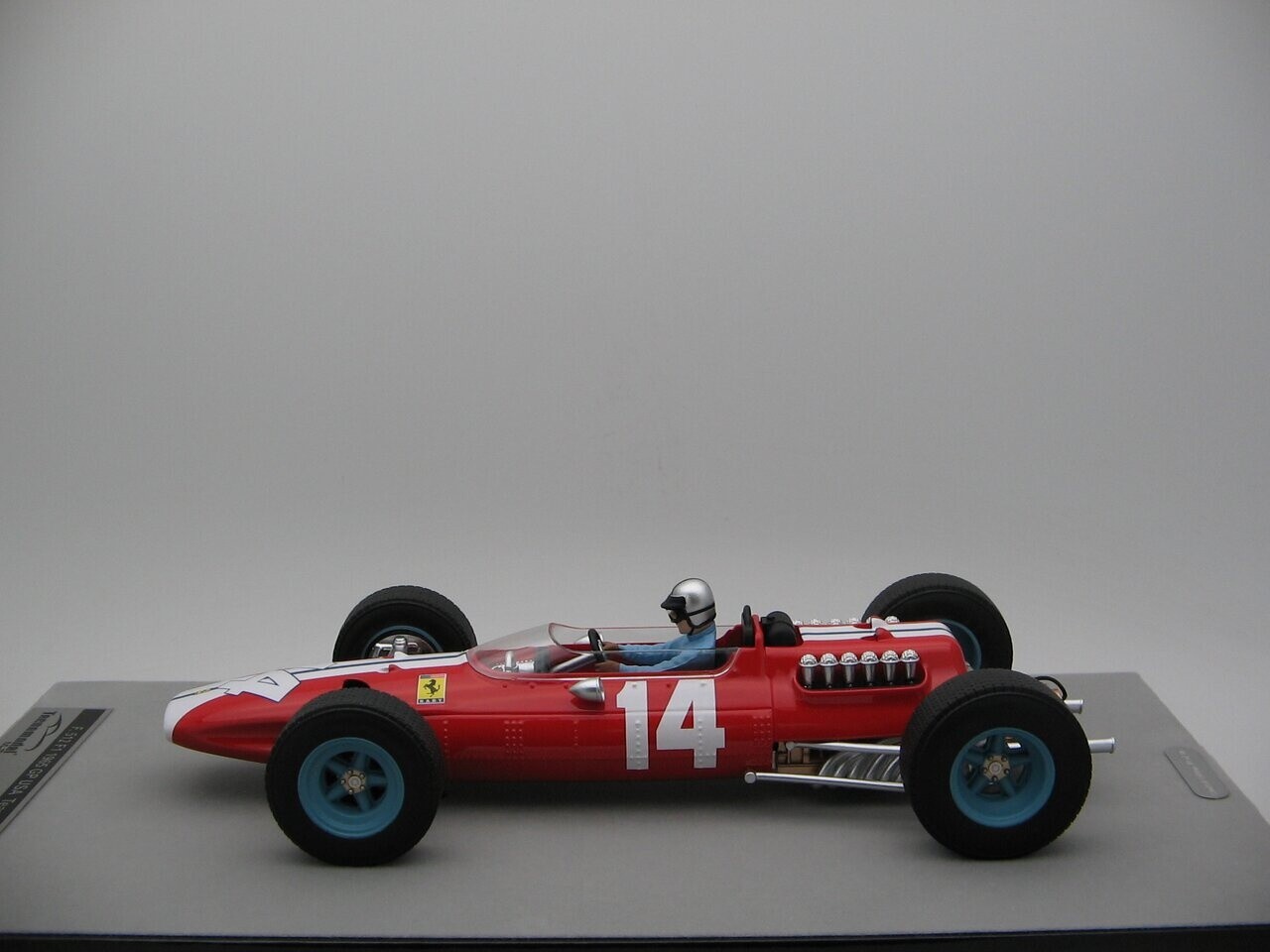 Formule 1 Ferrari 512 #14 GP USA 1965 + Driver - 1:18 - Tecnomodel Mythos Formule 1 Ferrari 512 #14 GP USA 1965 + Driver - 1:18 - Tecnomodel Mythos