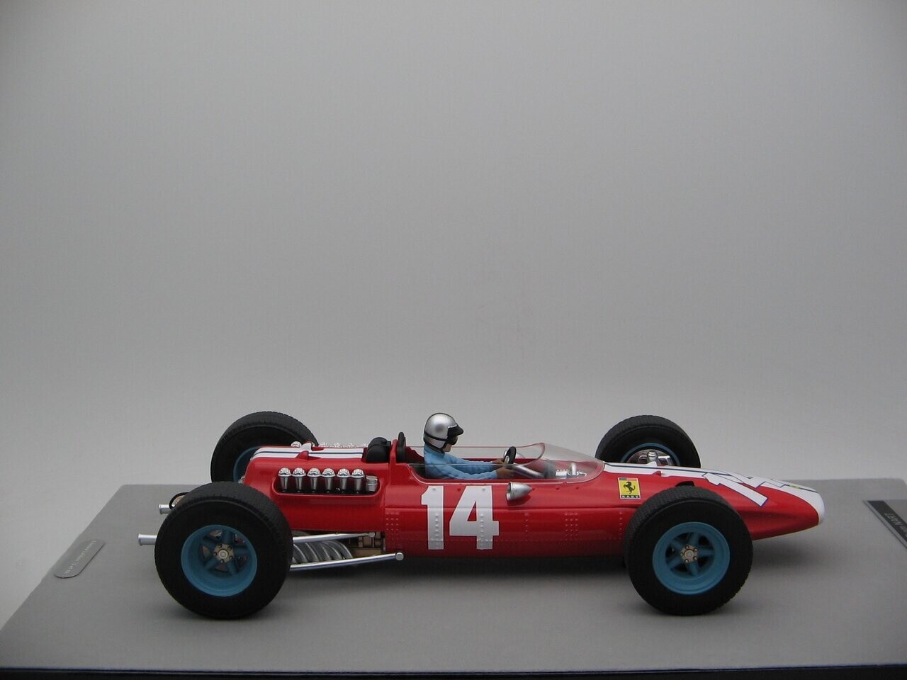 Formule 1 Ferrari 512 #14 GP USA 1965 + Driver - 1:18 - Tecnomodel Mythos Formule 1 Ferrari 512 #14 GP USA 1965 + Driver - 1:18 - Tecnomodel Mythos