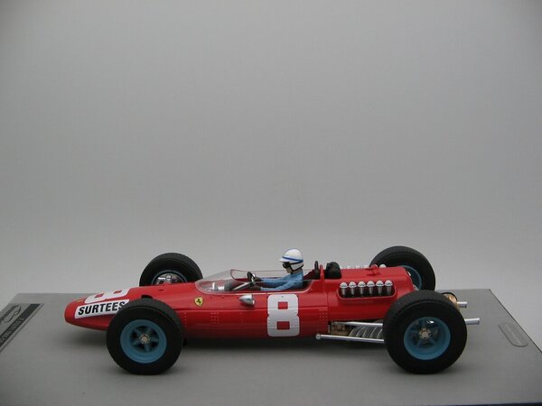 Formule 1 Ferrari 512 #8 GP Italy 1965 + Driver - 1:18 - Tecnomodel Mythos Formule 1 Ferrari 512 #8 GP Italy 1965 + Driver - 1:18 - Tecnomodel Mythos
