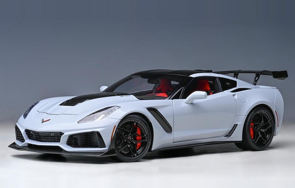 Chevrolet Corvette C7 Grand Sport 2017 - 1:18 - AUTOart - HMKT
