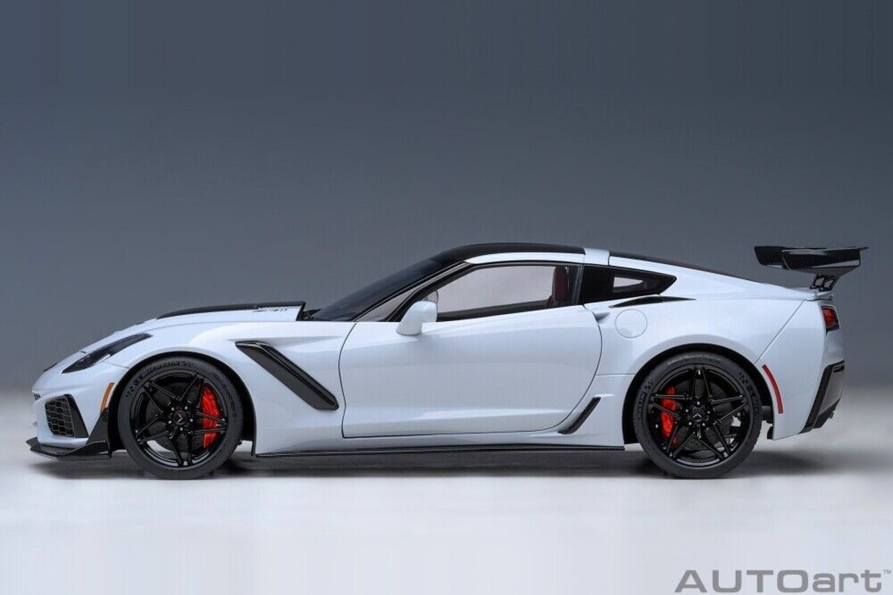 Chevrolet Chevrolet Corvette C7 ZR1 2017 - 1:18 - AUTOart Chevrolet Chevrolet Corvette C7 ZR1 2017 - 1:18 - AUTOart