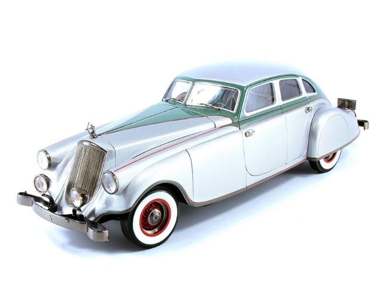 Pierce-Arrow Pierce-Arrow Silver Arrow 1933 - 1:18 - Signature Models Pierce-Arrow Pierce-Arrow Silver Arrow 1933 - 1:18 - Signature Models