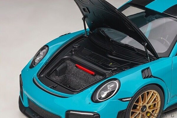 Porsche Porsche 911 (991.2) GT2 RS Weissach Package - 1:18 - AUTOart Porsche Porsche 911 (991.2) GT2 RS Weissach Package - 1:18 - AUTOart