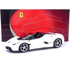 Ferrari Ferrari 'LaFerrari' Aperta - 1:18 - BBR Ferrari Ferrari 'LaFerrari' Aperta - 1:18 - BBR