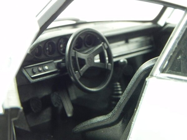 Porsche Porsche 911 Carrera RS 2.7 - 1:18 - Welly Porsche Porsche 911 Carrera RS 2.7 - 1:18 - Welly