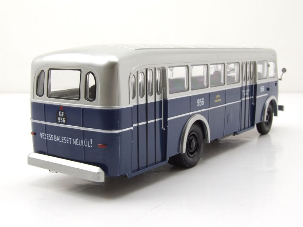 Ikarus Ikarus 60 BKV (Public Transport Budapest) 1950 - 1:43 - Premium ClassiXXs Ikarus Ikarus 60 BKV (Public Transport Budapest) 1950 - 1:43 - Premium ClassiXXs