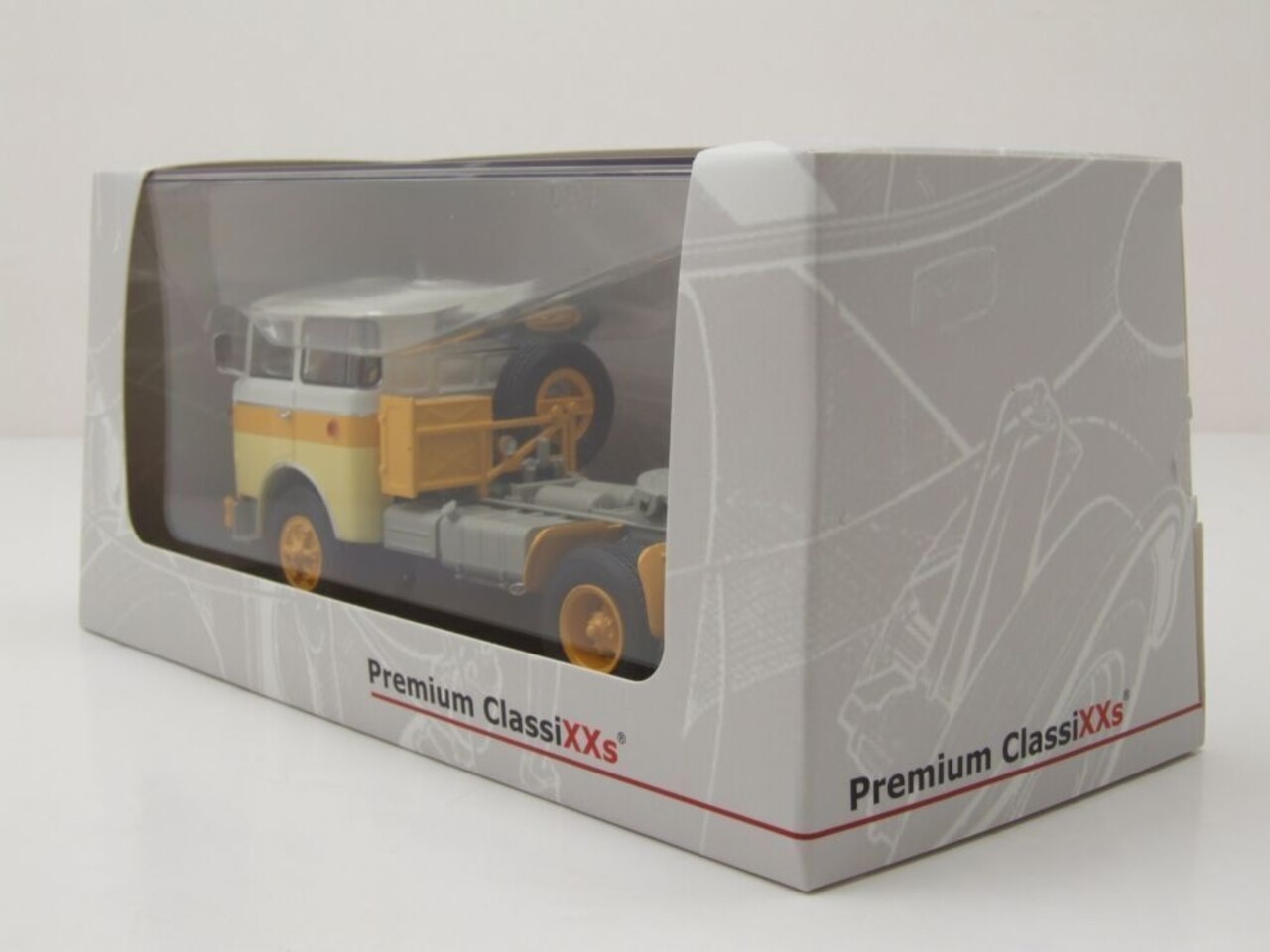 LIAZ Liaz/Skoda 706 MTTN Tractor 4x2  - 1:43 - Premium ClassiXXs LIAZ Liaz/Skoda 706 MTTN Tractor 4x2  - 1:43 - Premium ClassiXXs