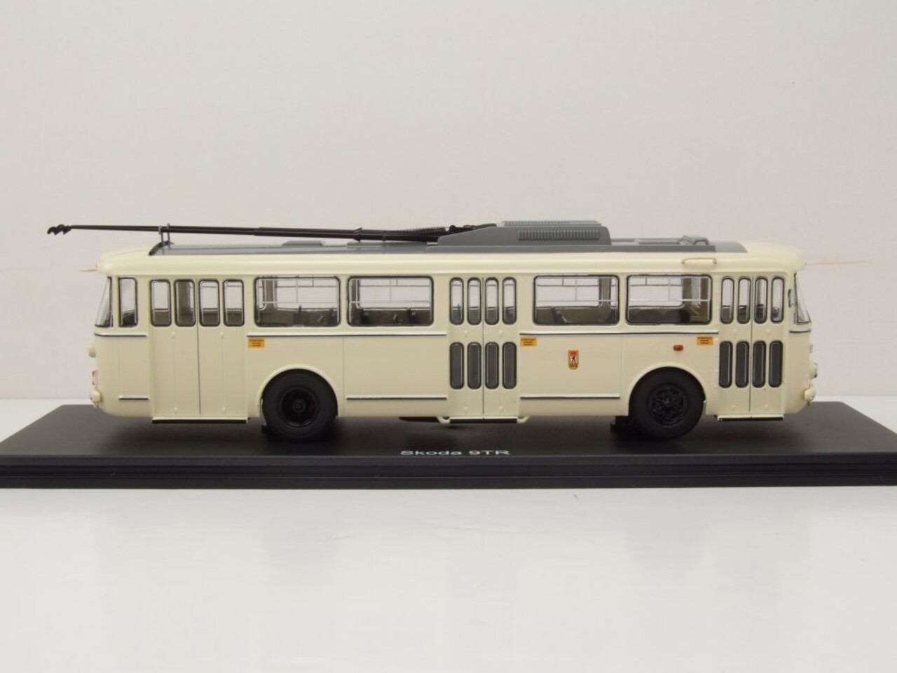 Skoda Skoda 9 TR Trolleybus 1961 Berliner Verkehrsbetriebe (Germany) - 1:43 - Premium ClassiXXs Skoda Skoda 9 TR Trolleybus 1961 Berliner Verkehrsbetriebe (Germany) - 1:43 - Premium ClassiXXs