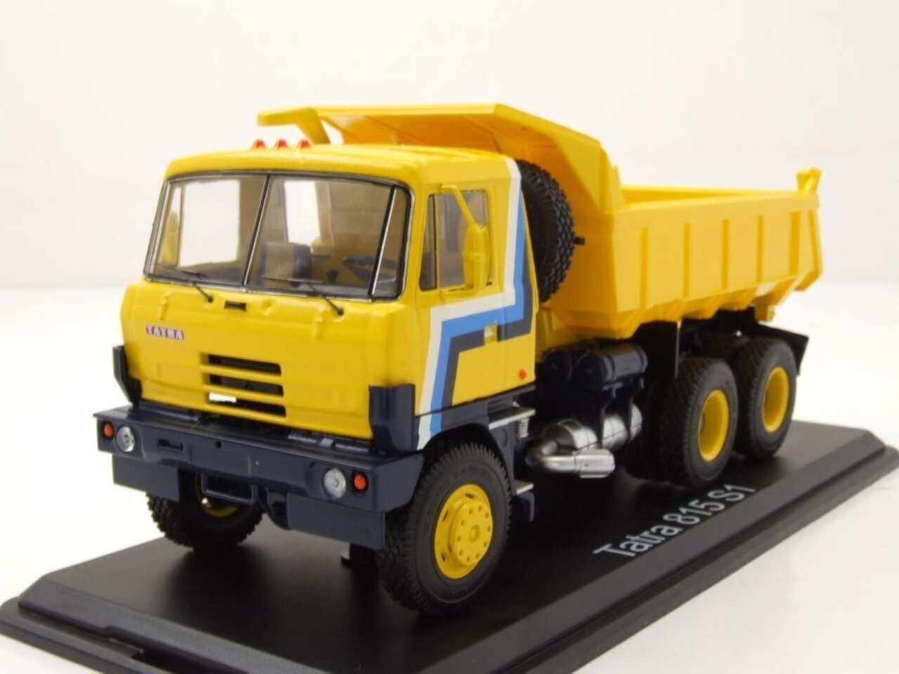 Tatra Tatra 815 S1 1983 Tipper Dump Truck - 1:43 - Premium ClassiXXs Tatra Tatra 815 S1 1983 Tipper Dump Truck - 1:43 - Premium ClassiXXs