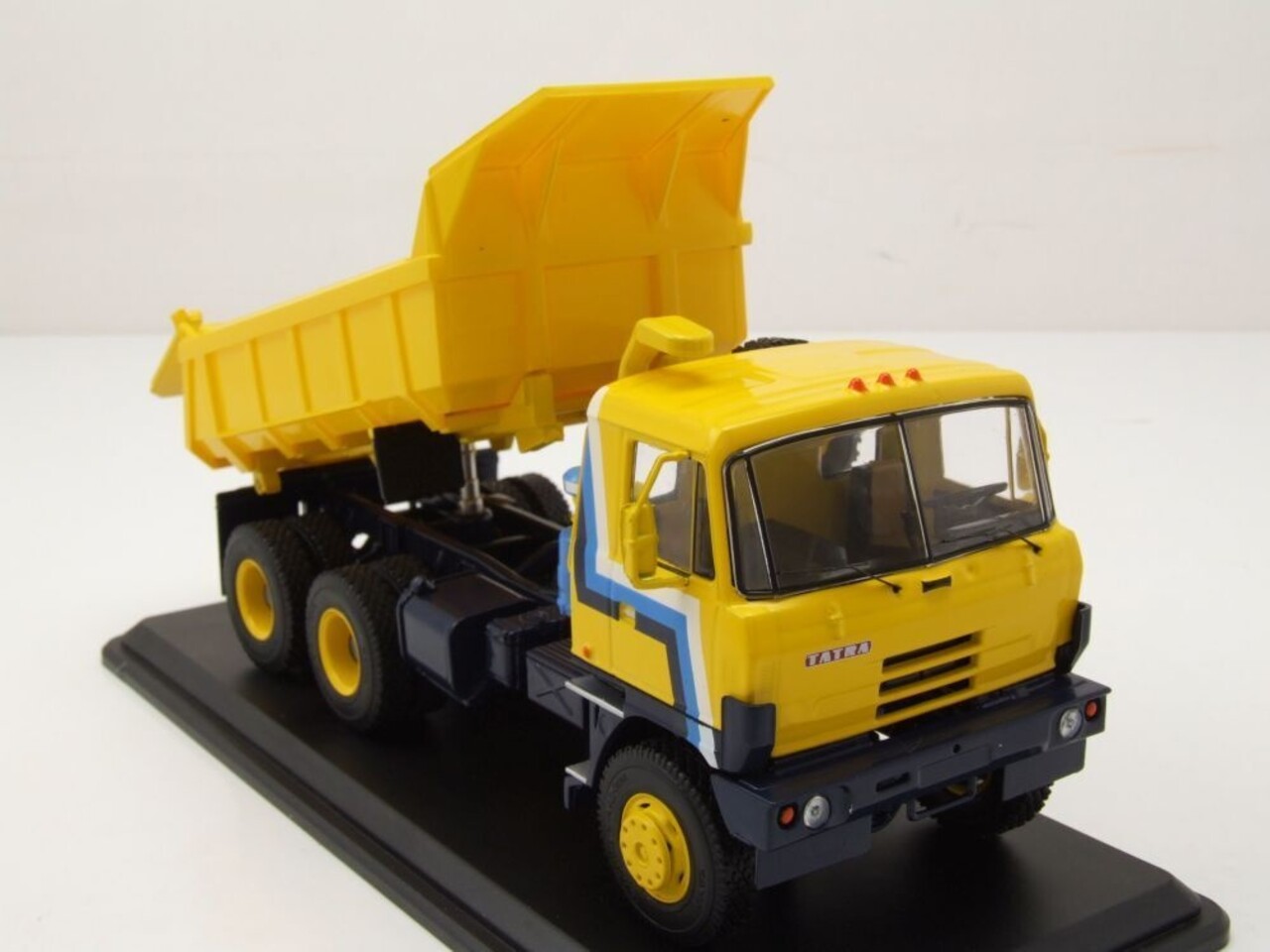 Tatra Tatra 815 S1 1983 Tipper Dump Truck - 1:43 - Premium ClassiXXs Tatra Tatra 815 S1 1983 Tipper Dump Truck - 1:43 - Premium ClassiXXs