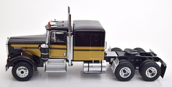 Kenworth Kenworth W900 Tractor 6x4 'Smokey and the Bamdit' Look-a-Like 1989 - 1:18 - Road Kings Kenworth Kenworth W900 Tractor 6x4 'Smokey and the Bamdit' Look-a-Like 1989 - 1:18 - Road Kings