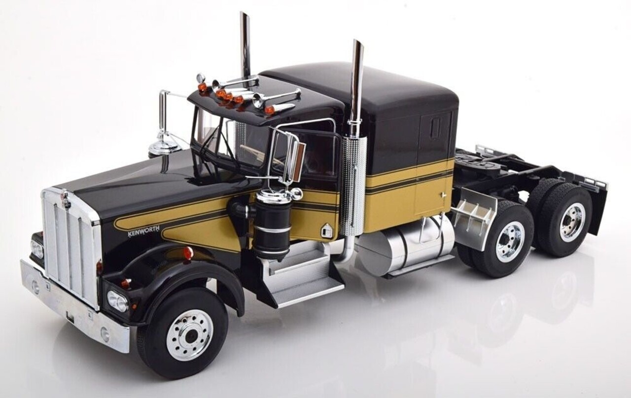 Kenworth Kenworth W900 Tractor 6x4 'Smokey and the Bamdit' Look-a-Like 1989 - 1:18 - Road Kings Kenworth Kenworth W900 Tractor 6x4 'Smokey and the Bamdit' Look-a-Like 1989 - 1:18 - Road Kings